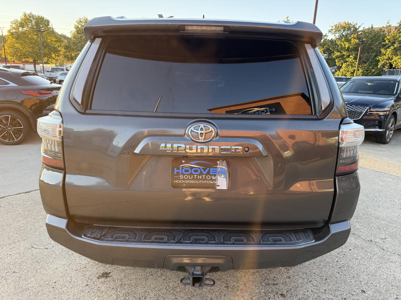 Toyota 4Runner SR5 2WD 2017