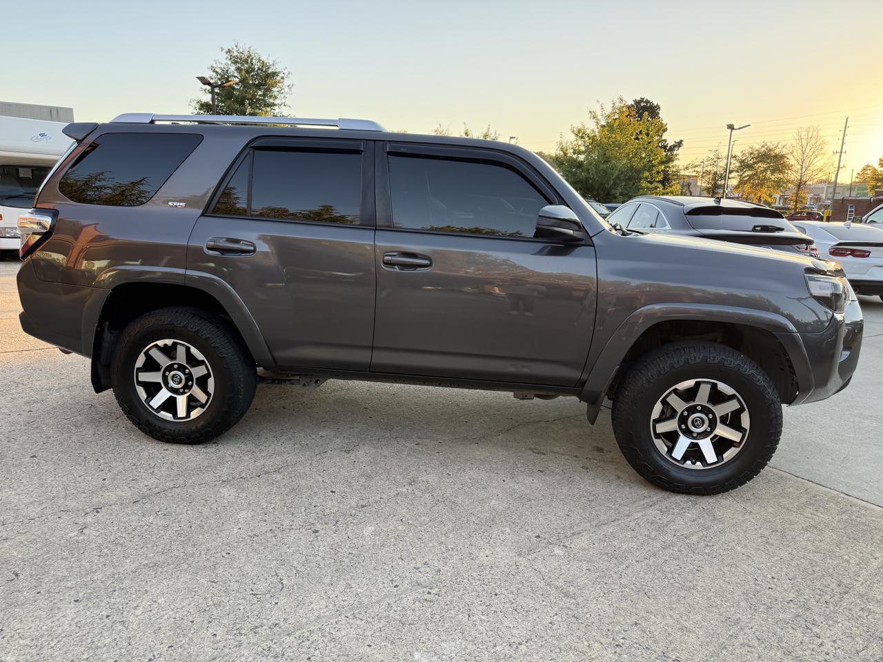 Toyota 4Runner SR5 2WD 2017