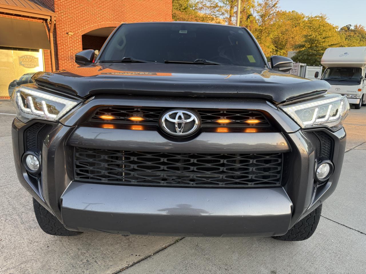 Toyota 4Runner SR5 2WD 2017