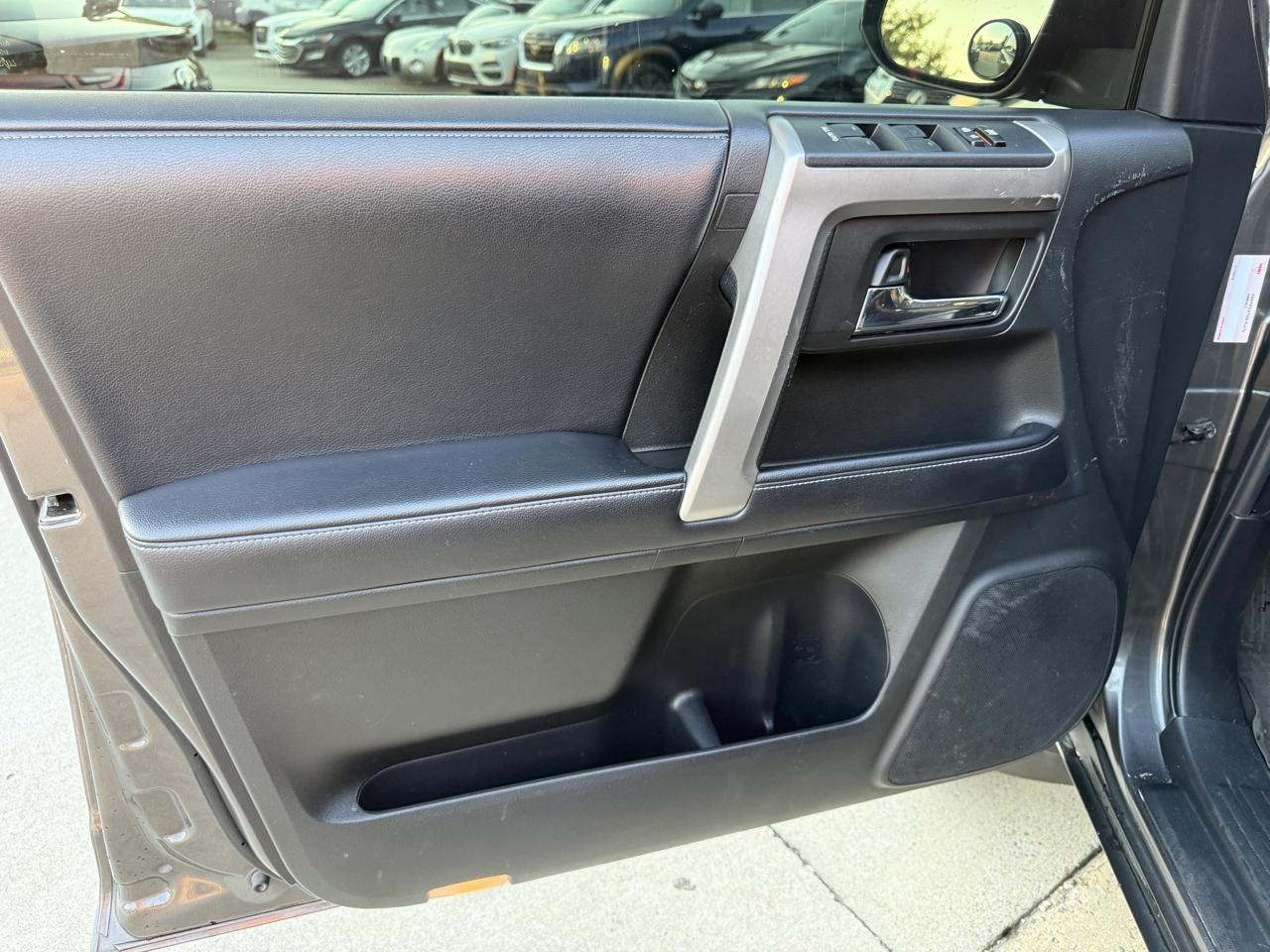 Toyota 4Runner SR5 2WD 2017