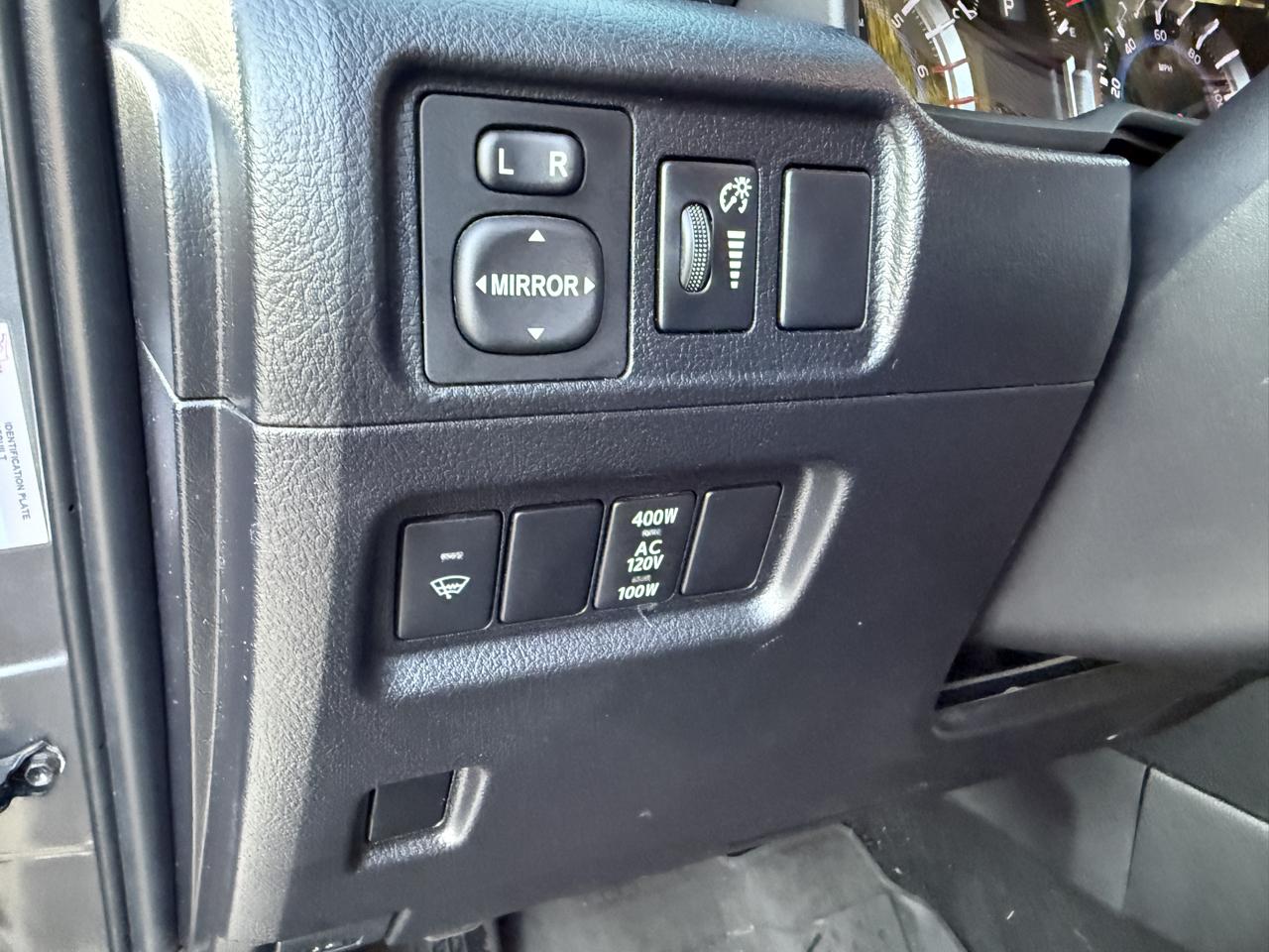 Toyota 4Runner SR5 2WD 2017