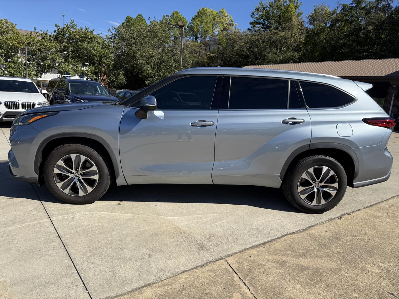 Toyota Highlander XLE FWD V6 2021
