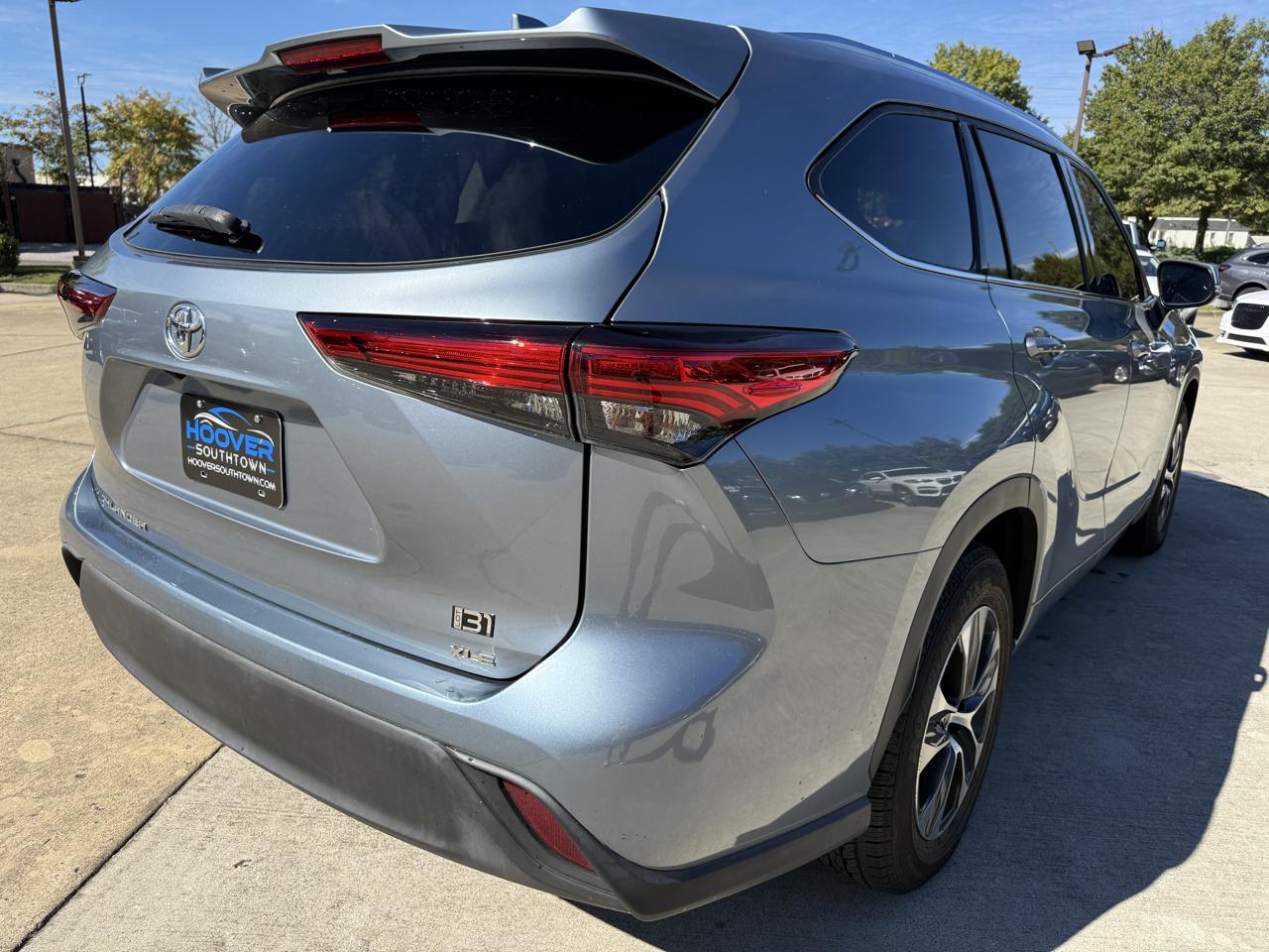 Toyota Highlander XLE FWD V6 2021