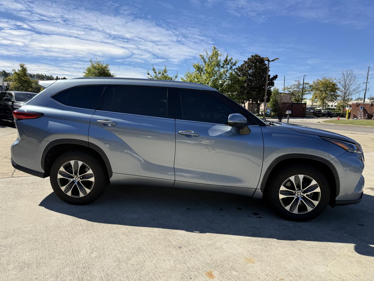 Toyota Highlander XLE FWD V6 2021