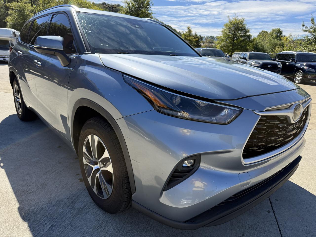 Toyota Highlander XLE FWD V6 2021