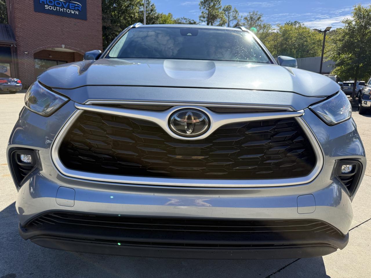 Toyota Highlander XLE FWD V6 2021