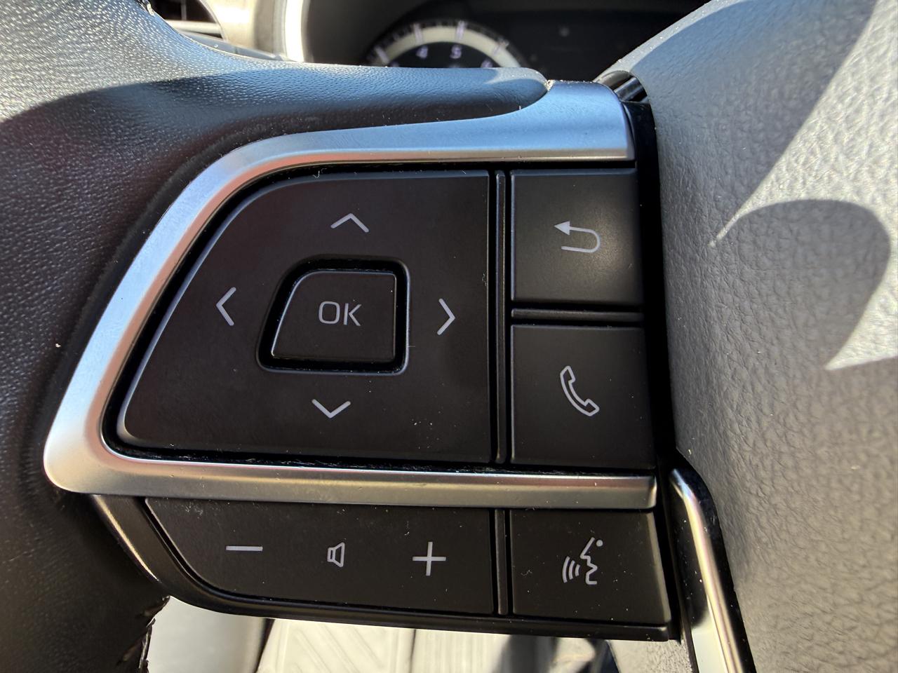 Toyota Highlander XLE FWD V6 2021