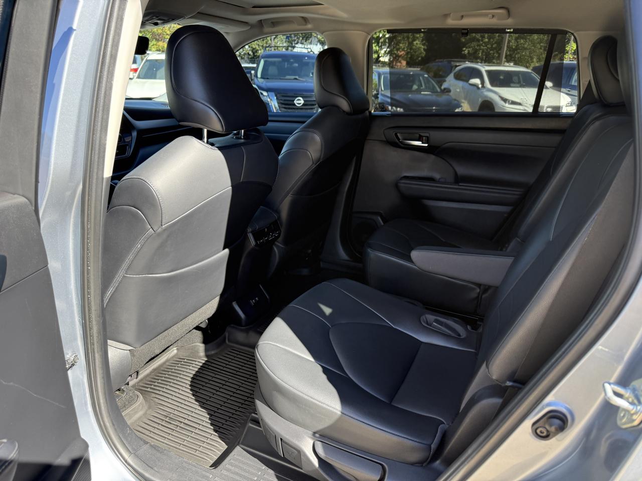 Toyota Highlander XLE FWD V6 2021