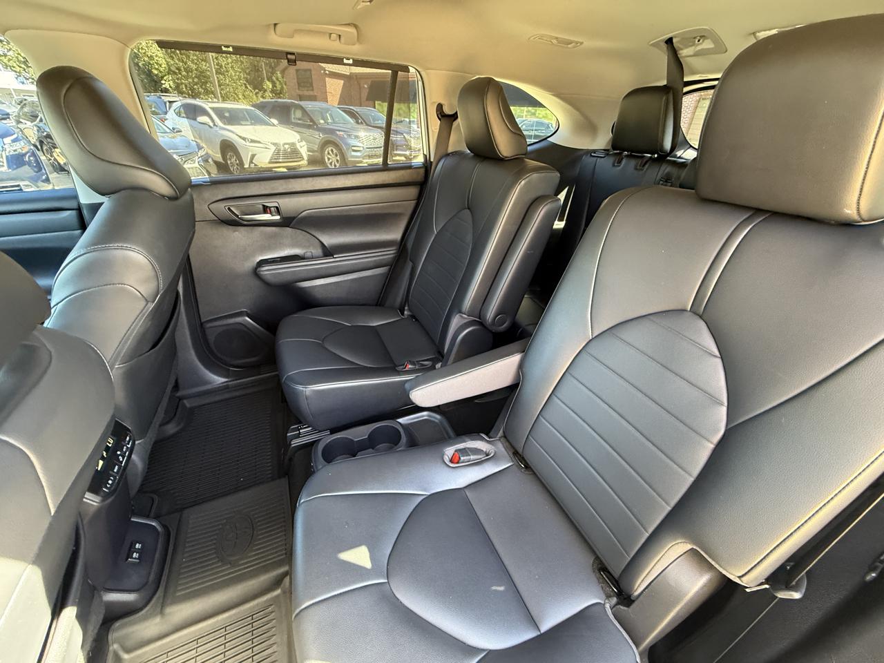 Toyota Highlander XLE FWD V6 2021