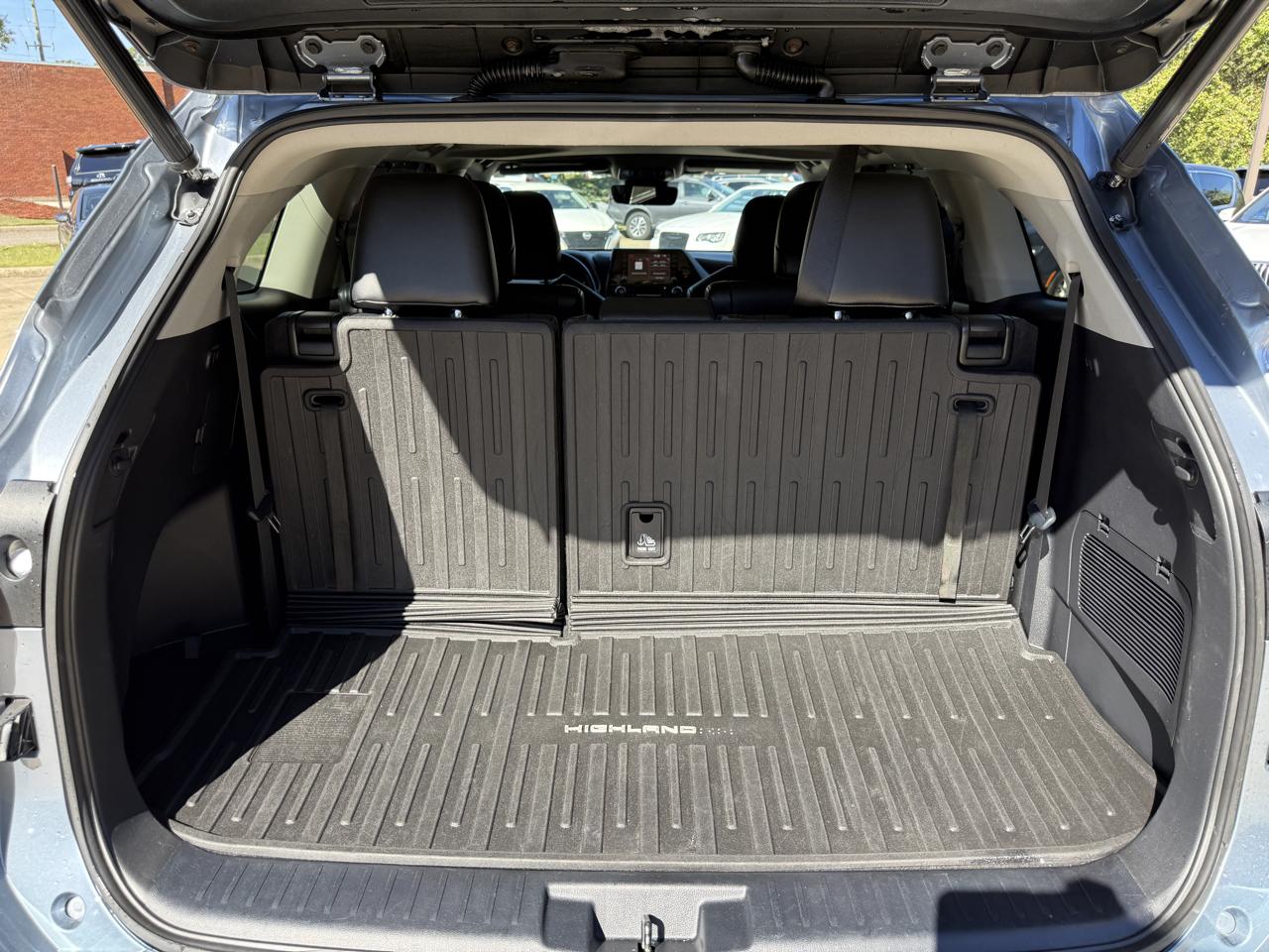 Toyota Highlander XLE FWD V6 2021