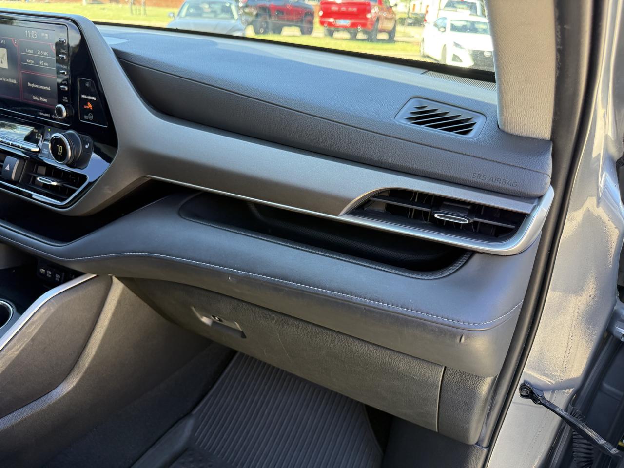 Toyota Highlander XLE FWD V6 2021