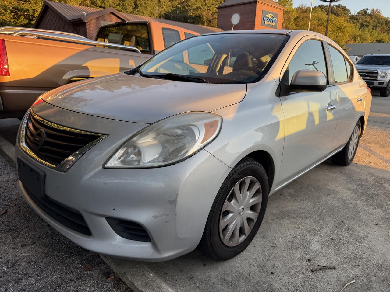 Nissan Versa 1.6 S 4A 2013