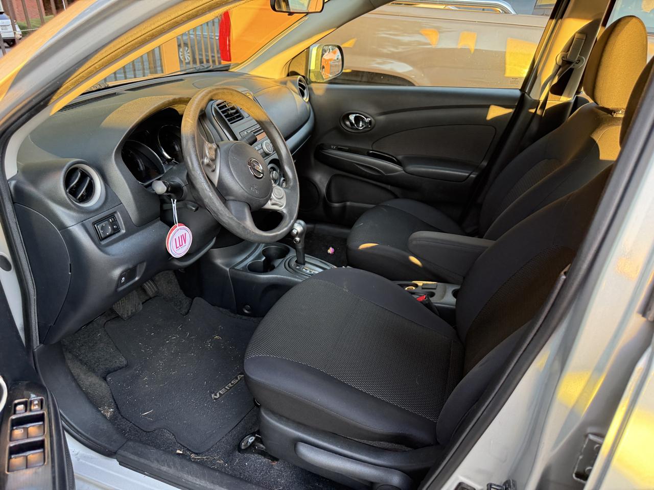 Nissan Versa 1.6 S 4A 2013