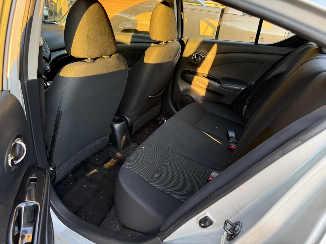 Nissan Versa 1.6 S 4A 2013