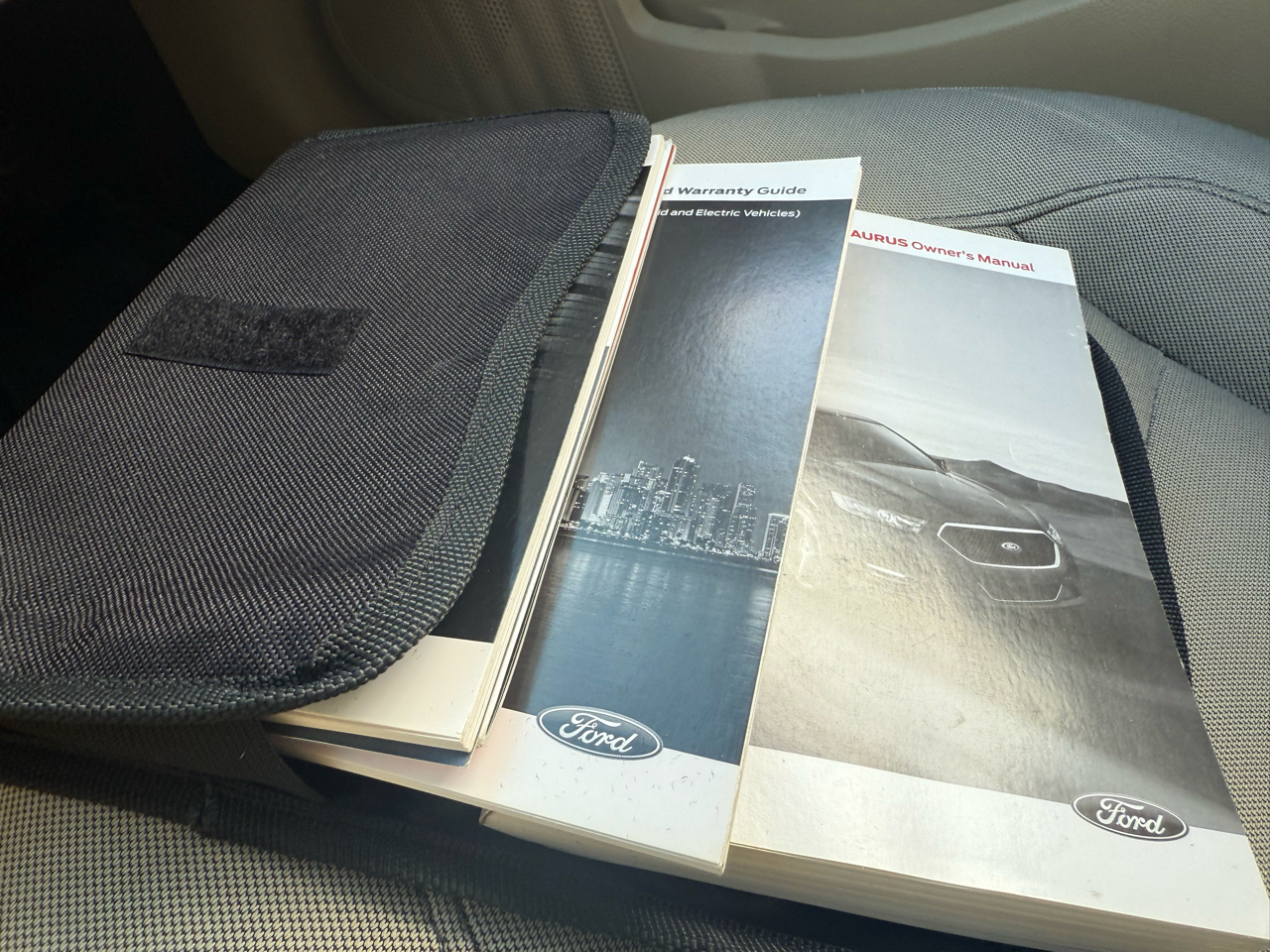 Ford Taurus  2015 Ford Taurus  2015