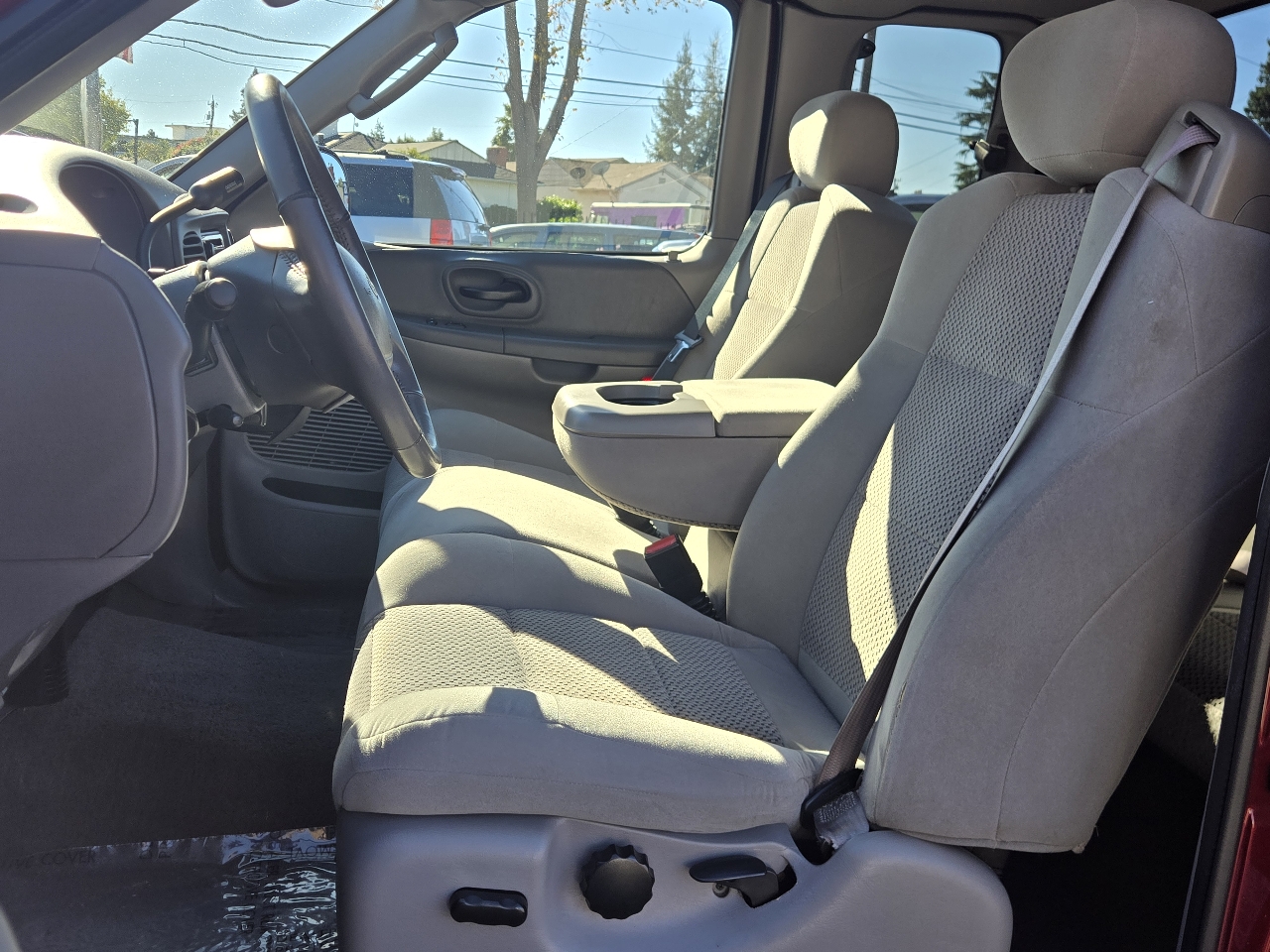 2003 Ford F-150 photo 2