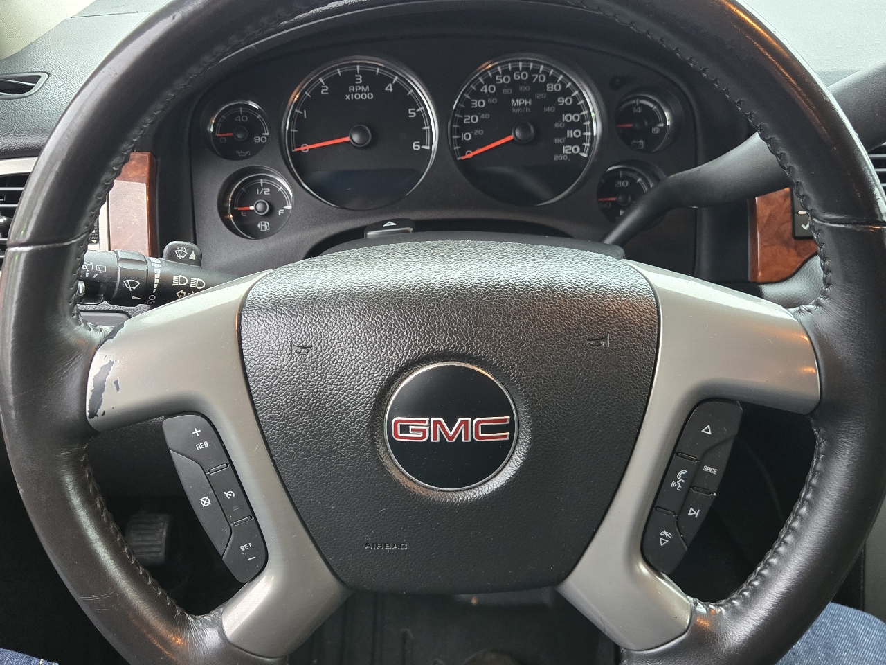 GMC Yukon  2011
