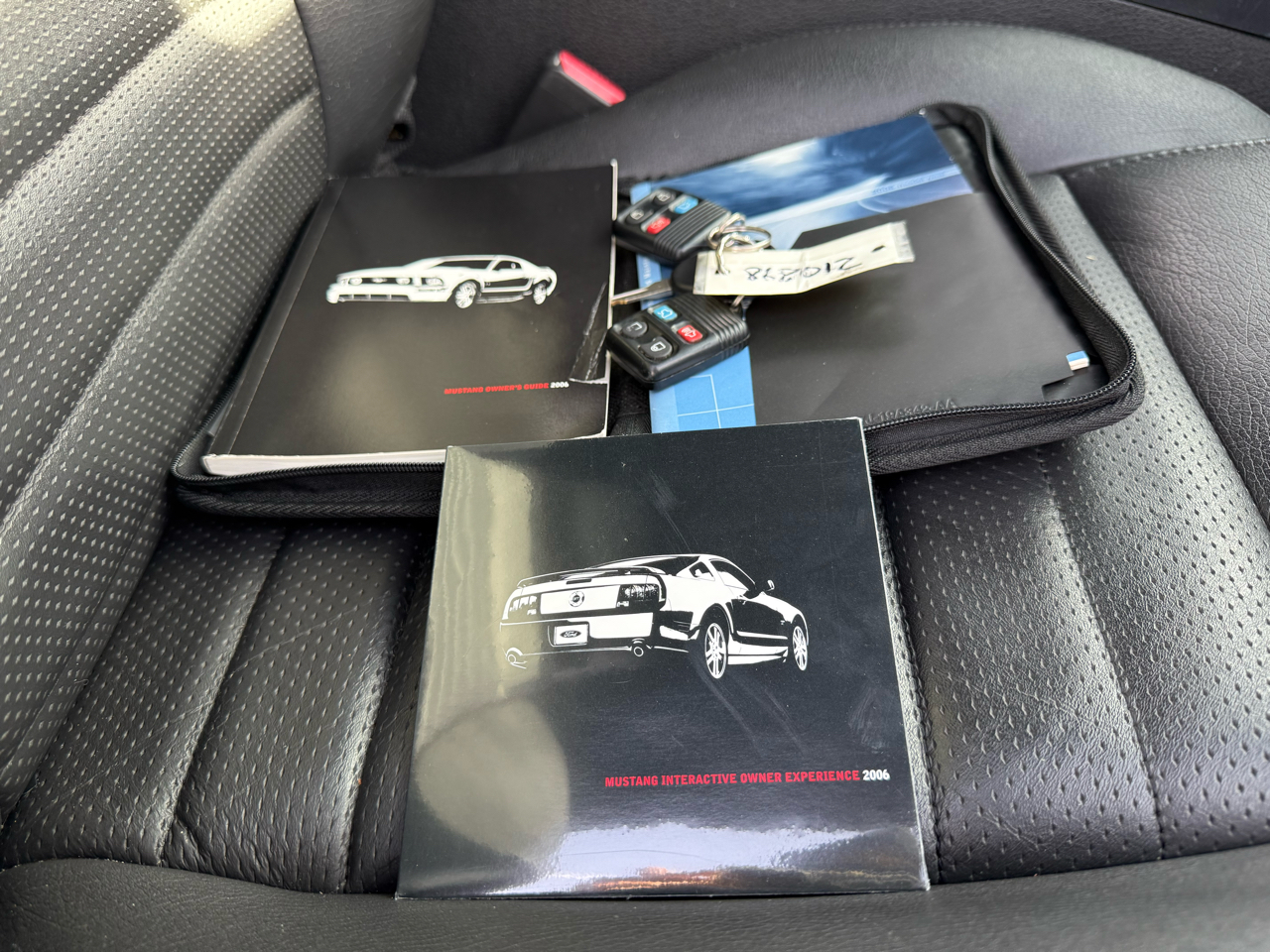 Ford Mustang  2006