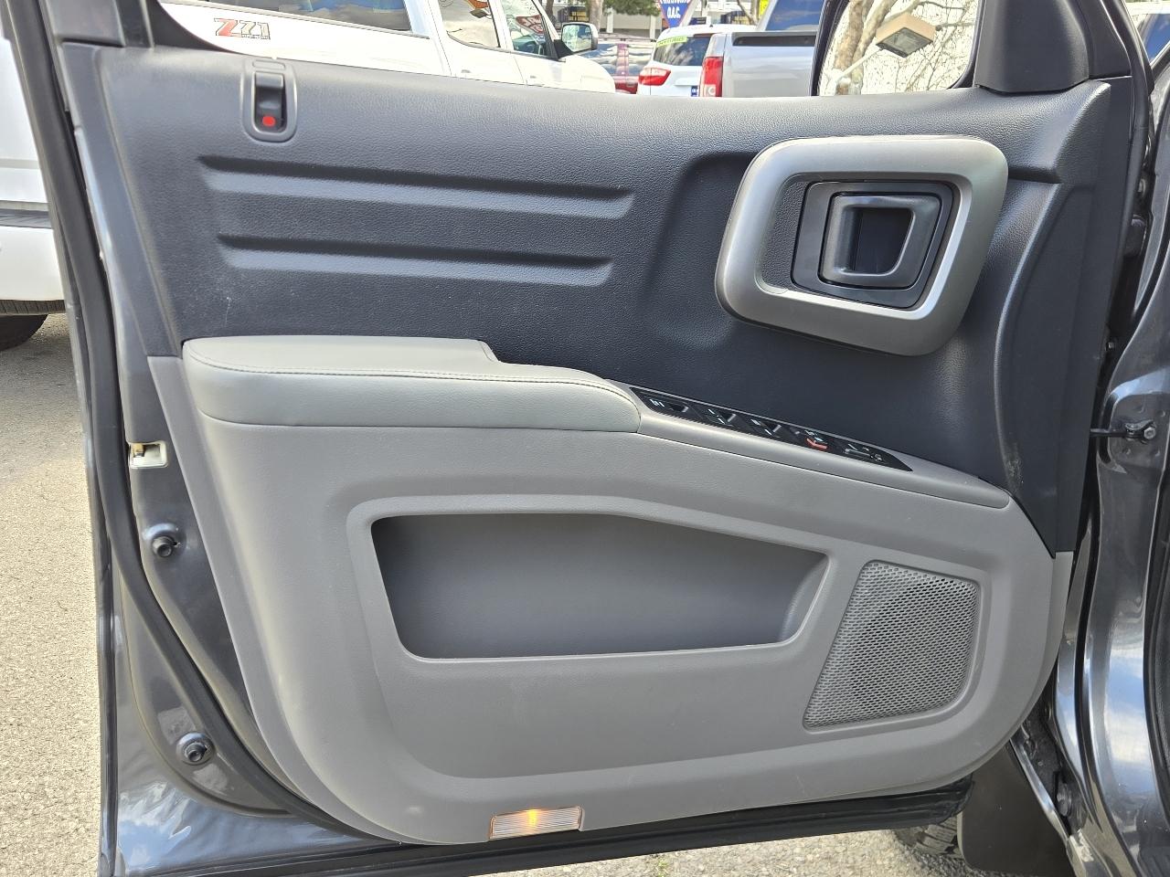 Honda Ridgeline  2012