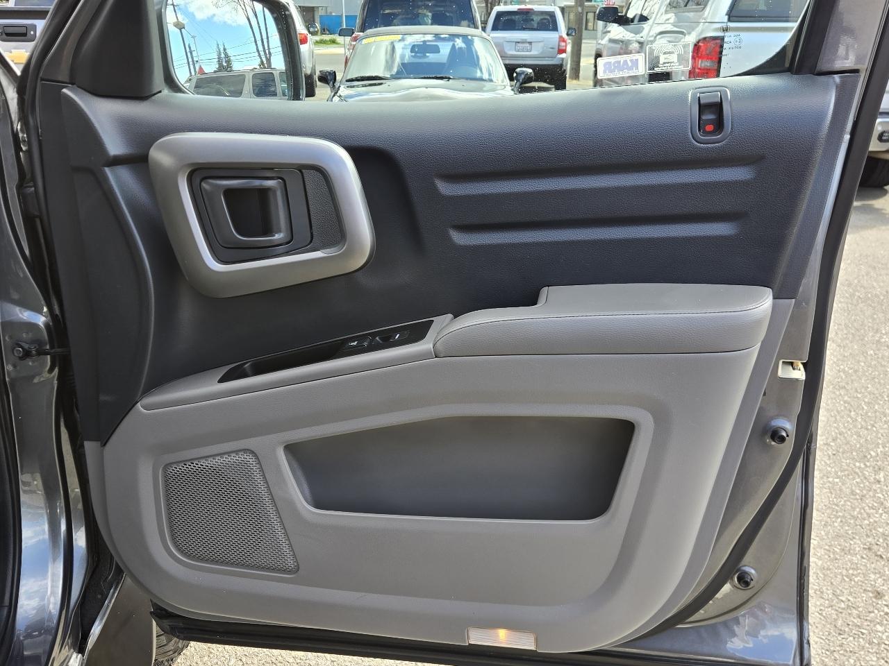 Honda Ridgeline  2012