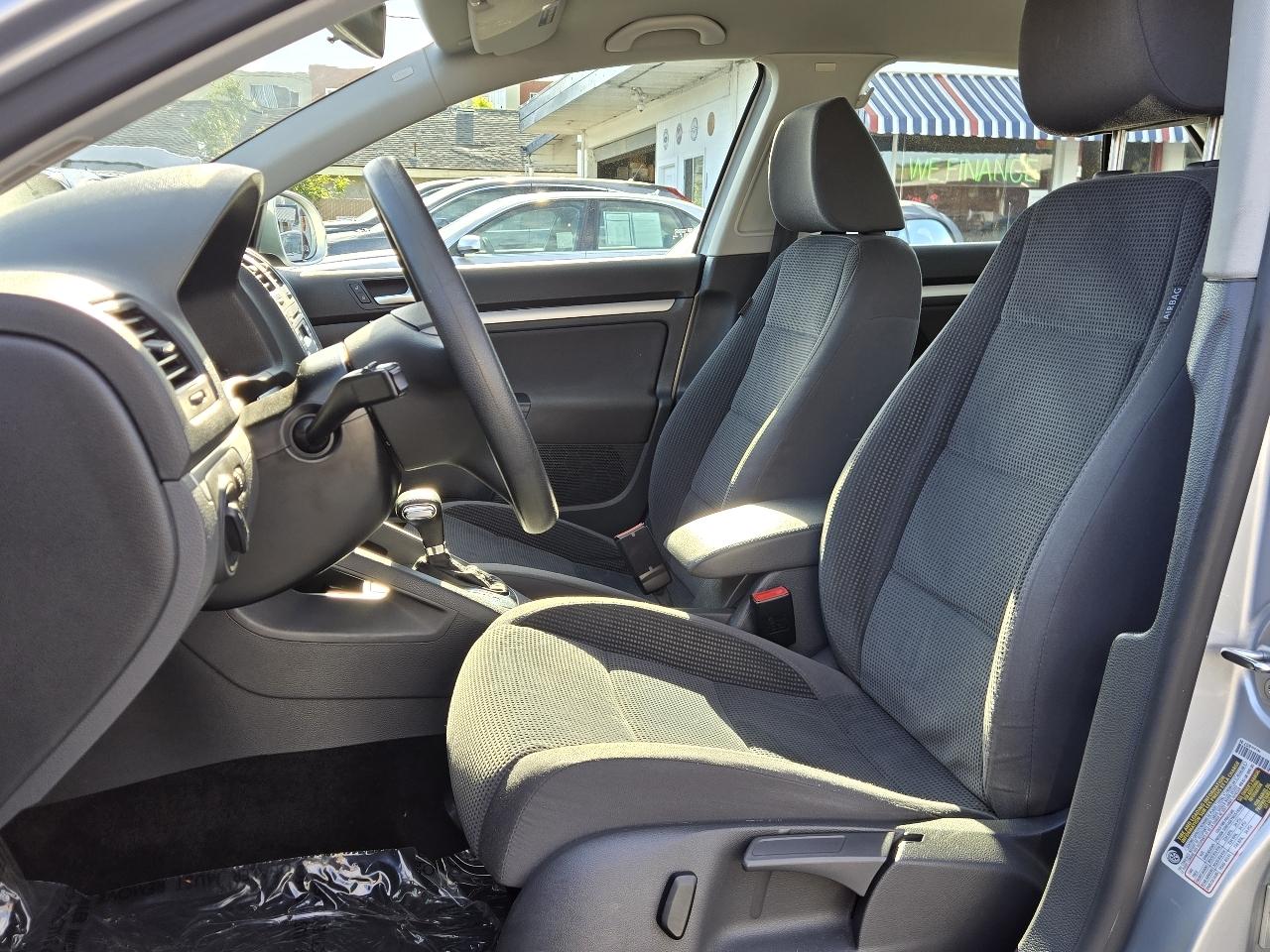 Volkswagen Jetta  2009