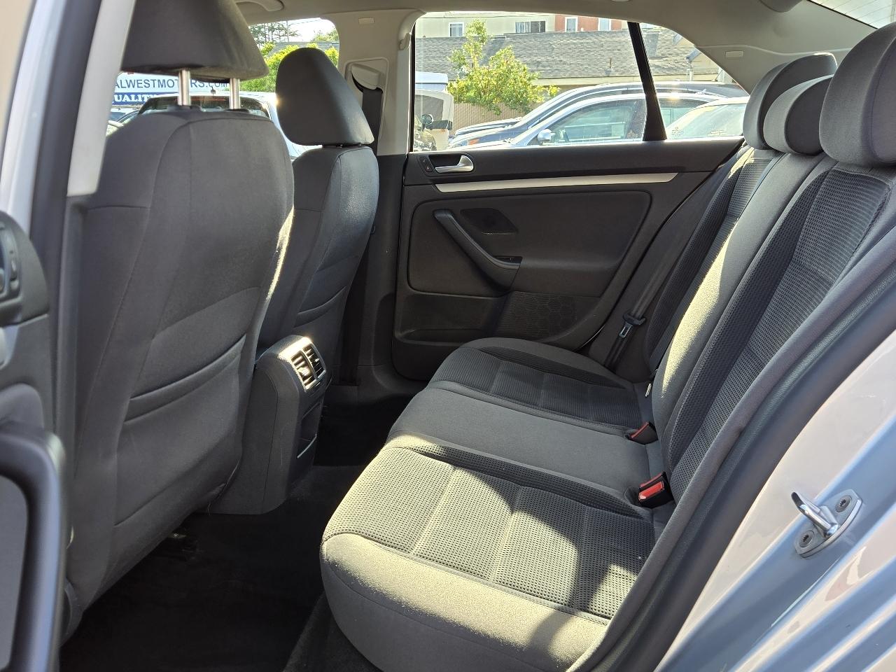 Volkswagen Jetta  2009