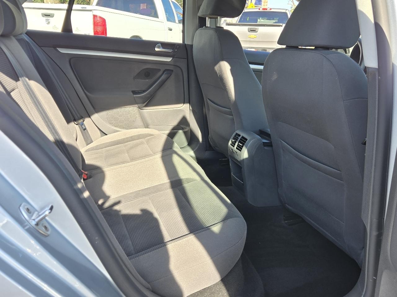Volkswagen Jetta  2009
