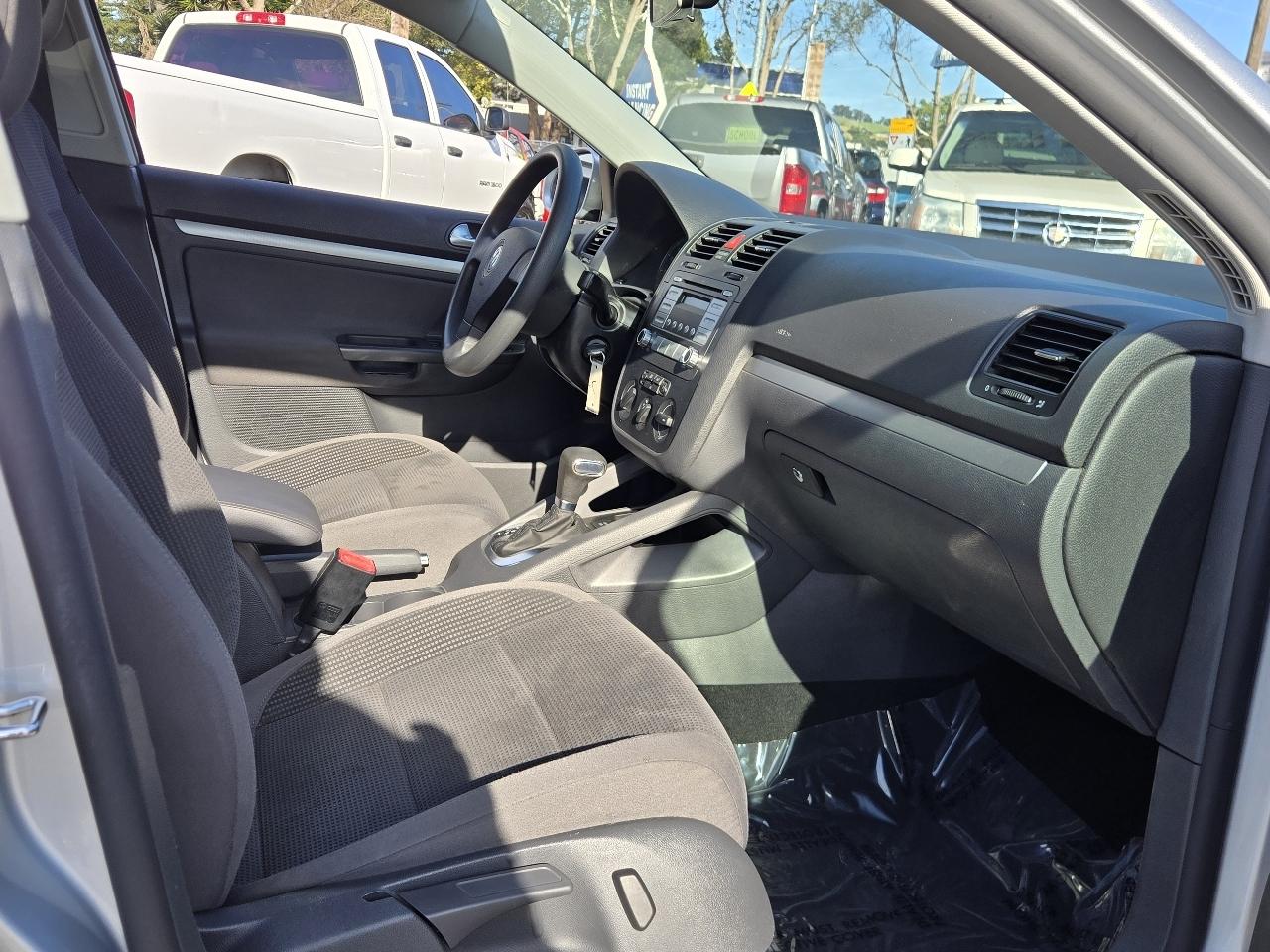 Volkswagen Jetta  2009