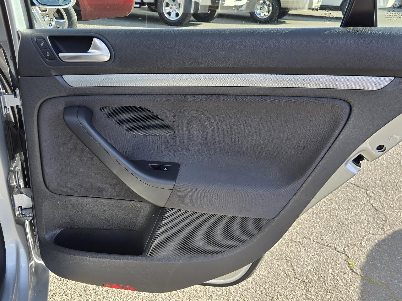 Volkswagen Jetta  2009