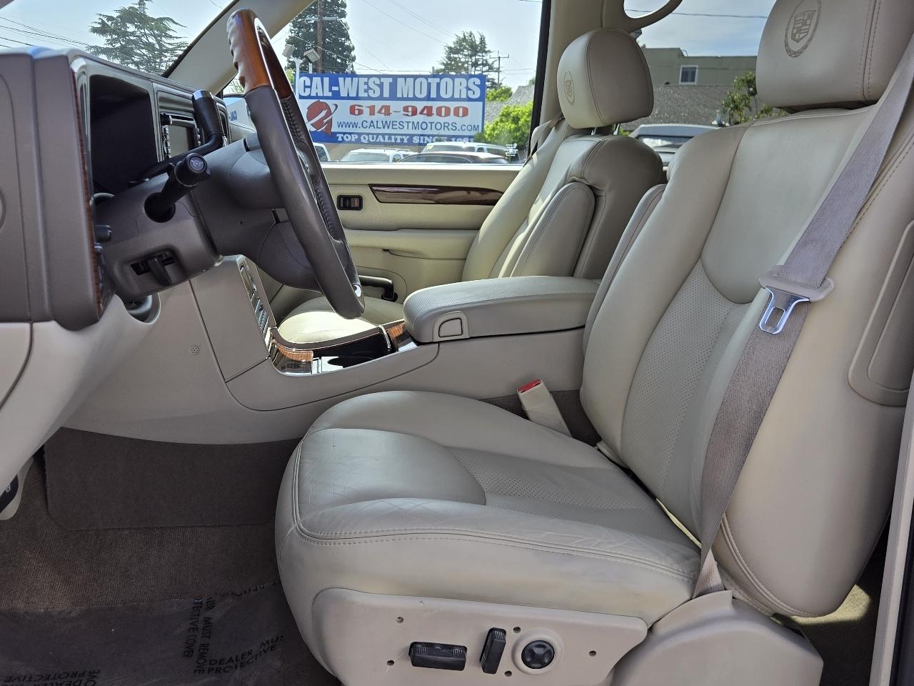 Cadillac Escalade  2004