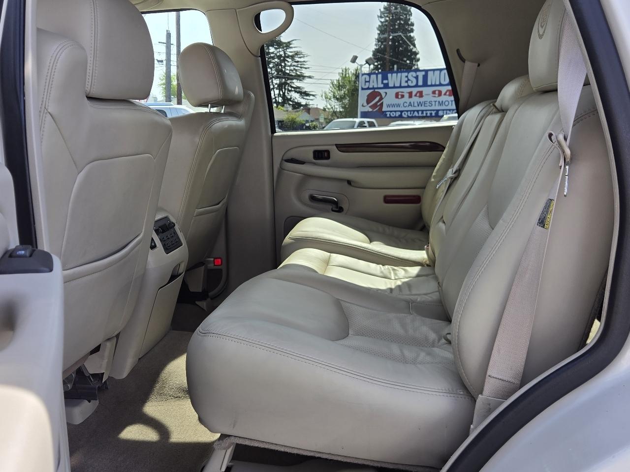 Cadillac Escalade  2004