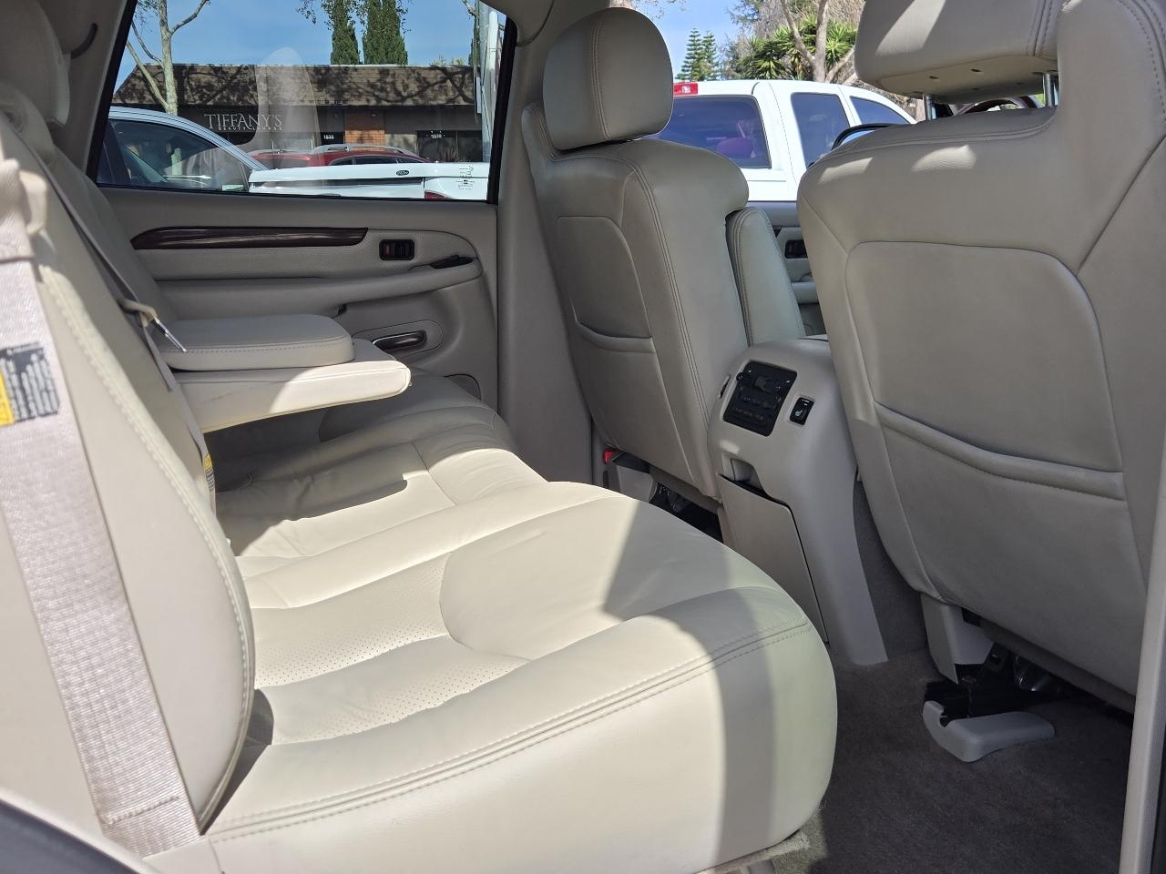 Cadillac Escalade  2004