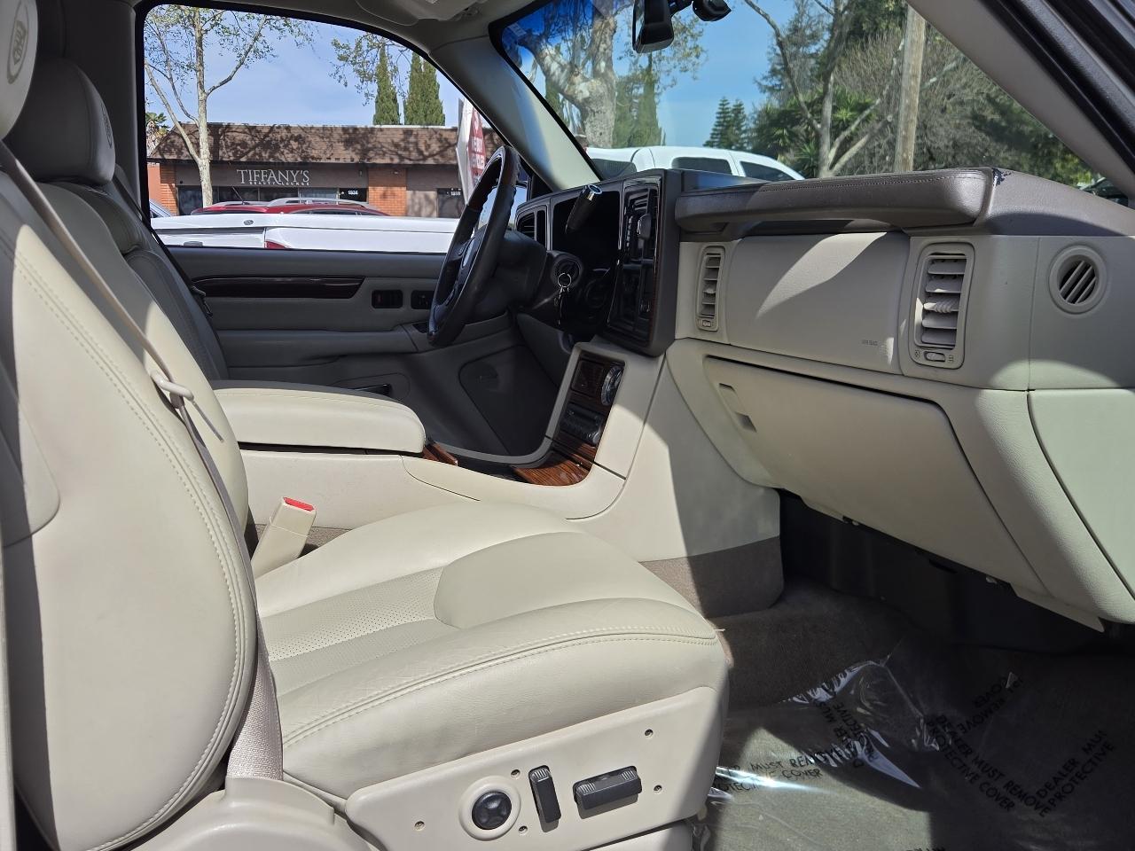 Cadillac Escalade  2004