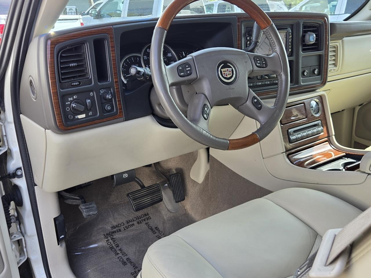 Cadillac Escalade  2004