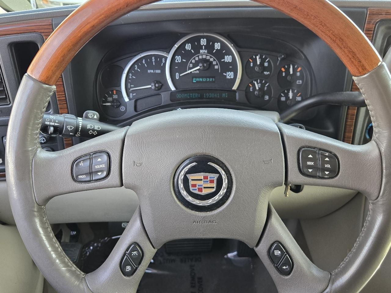 Cadillac Escalade  2004