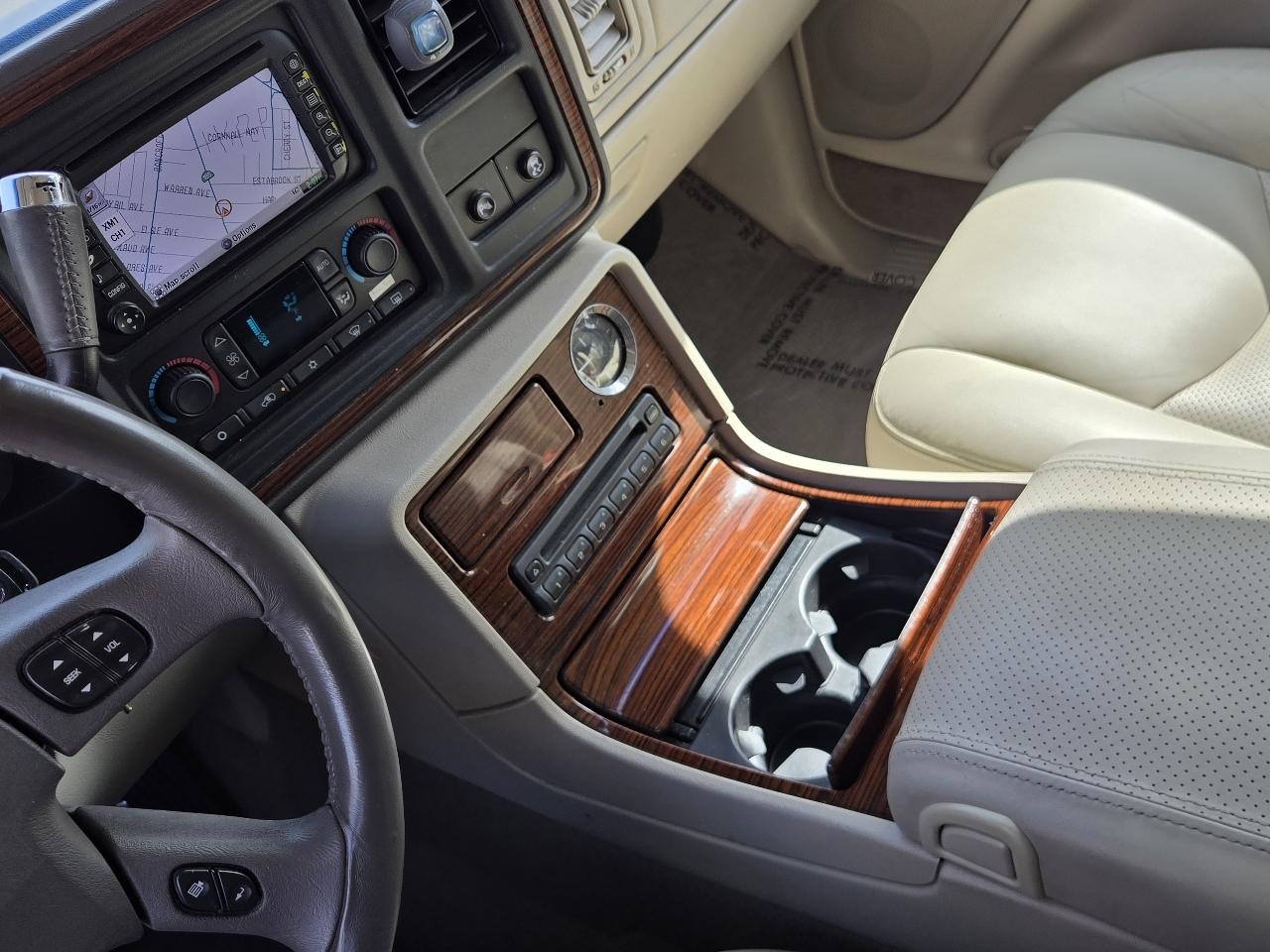 Cadillac Escalade  2004