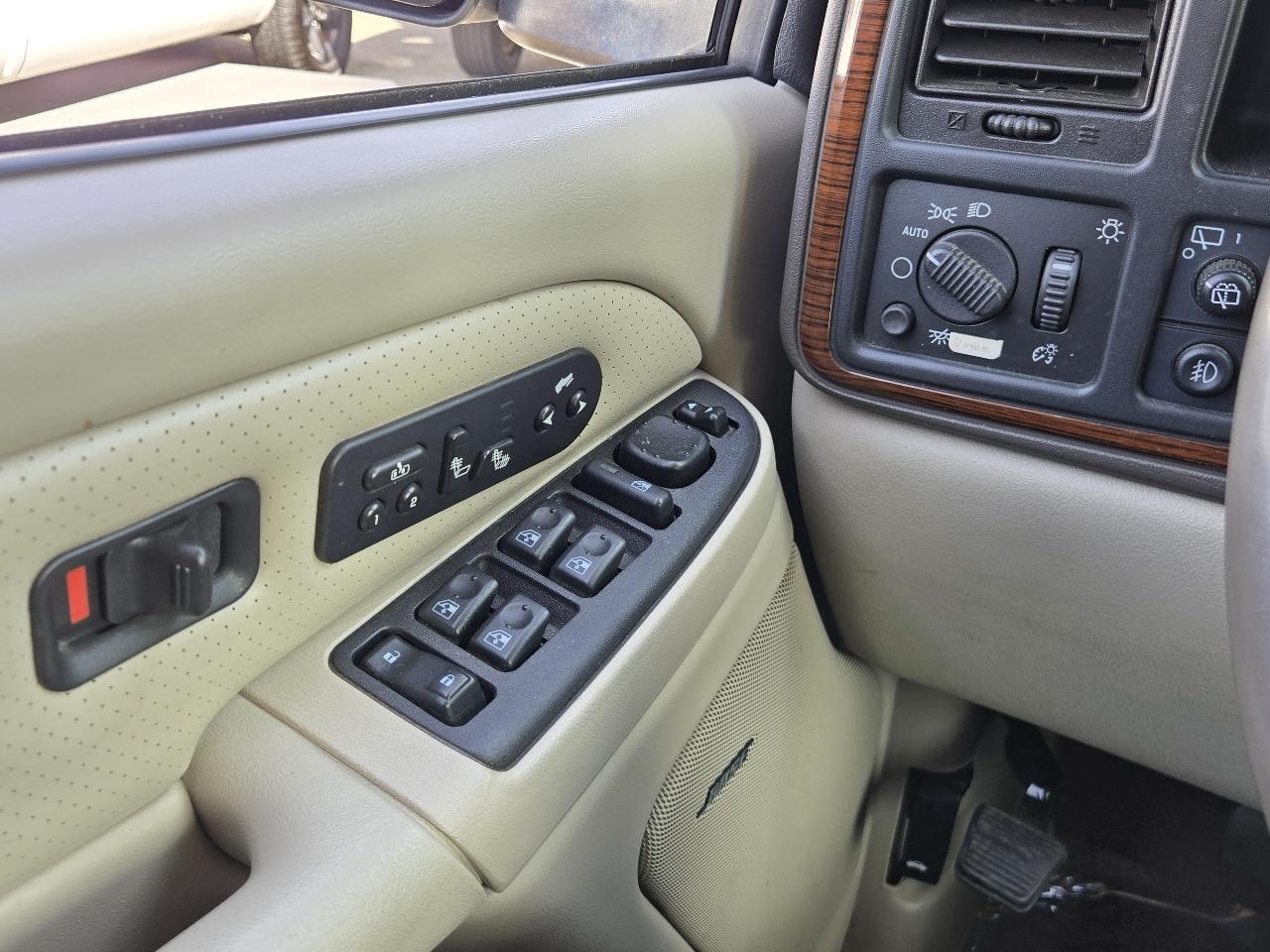 Cadillac Escalade  2004