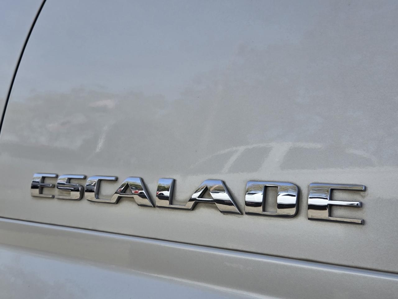 Cadillac Escalade  2004