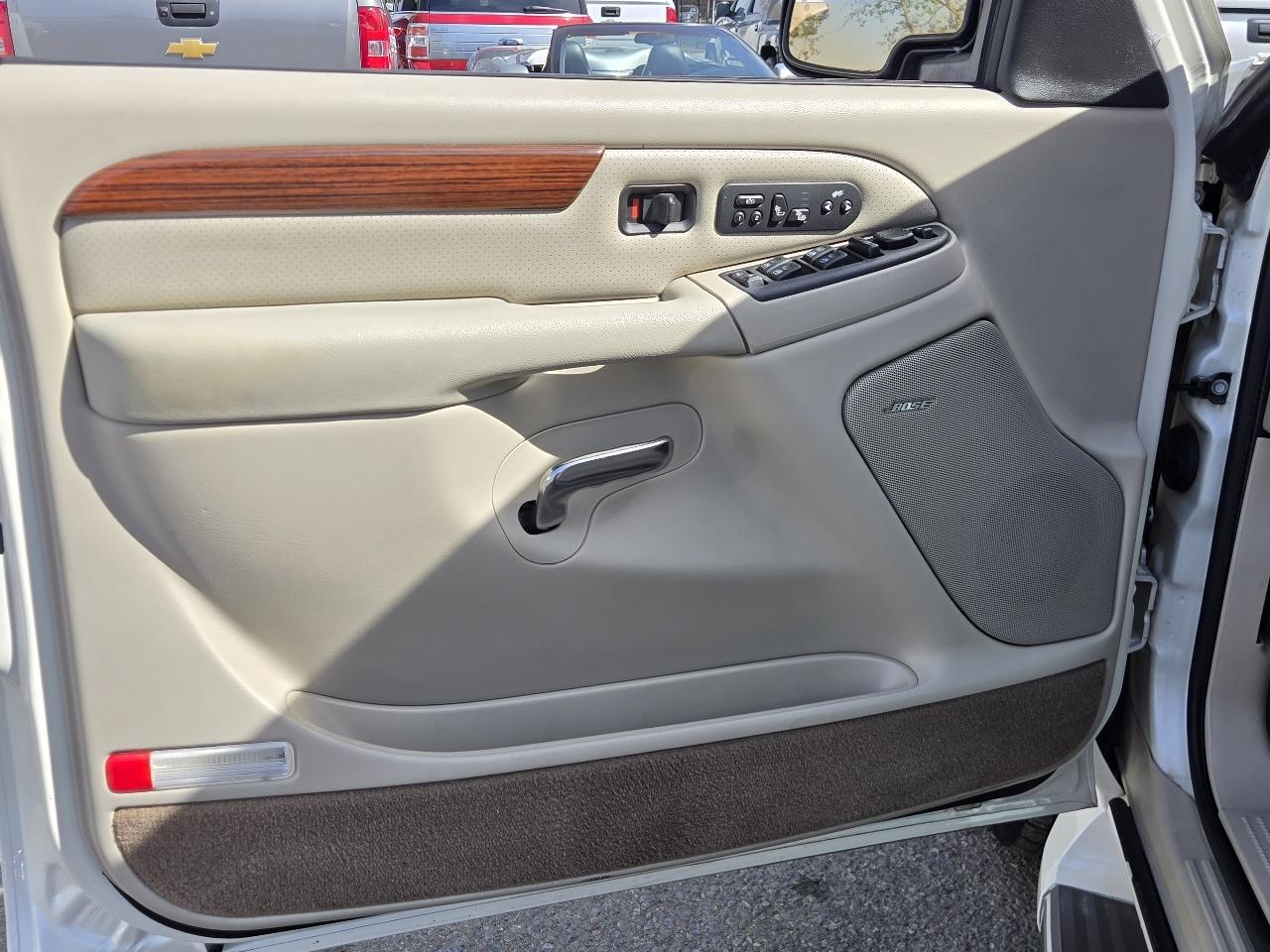 Cadillac Escalade  2004