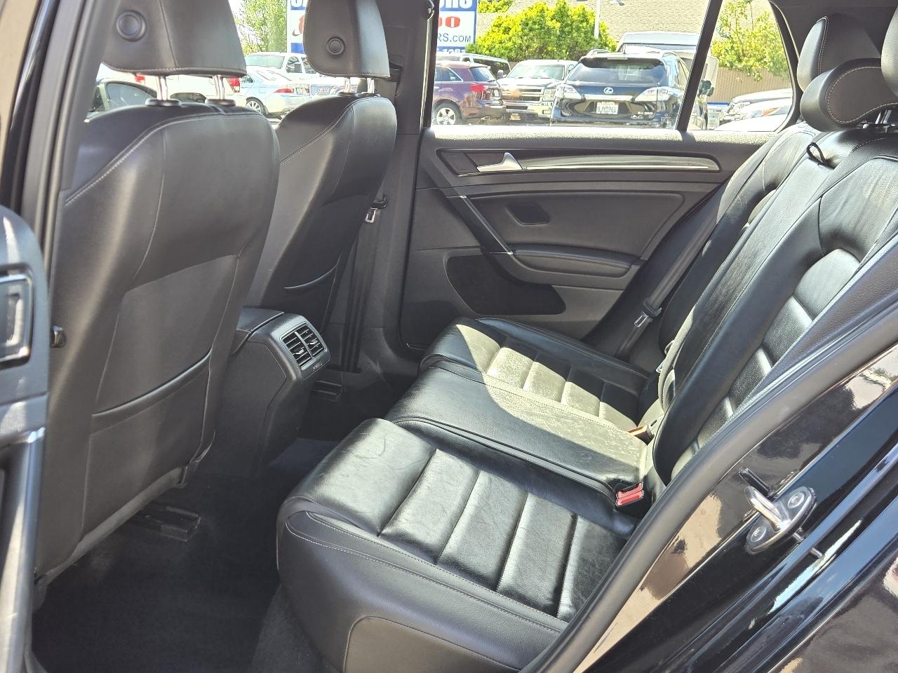 Volkswagen Golf R  2015