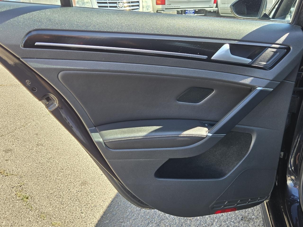 Volkswagen Golf R  2015