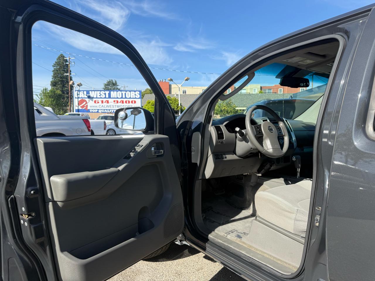 Nissan Frontier  2011