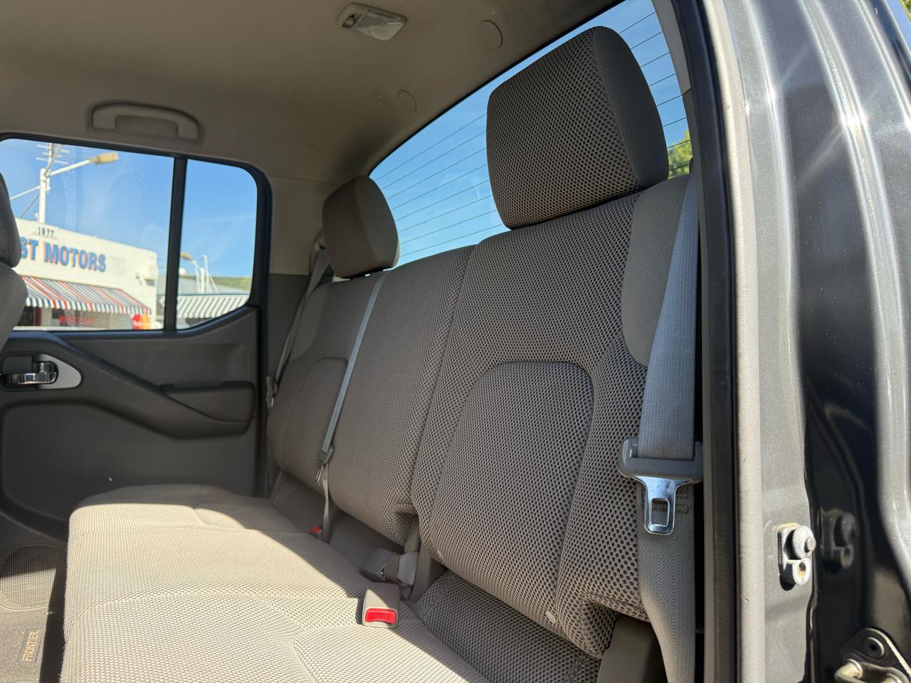 Nissan Frontier  2011