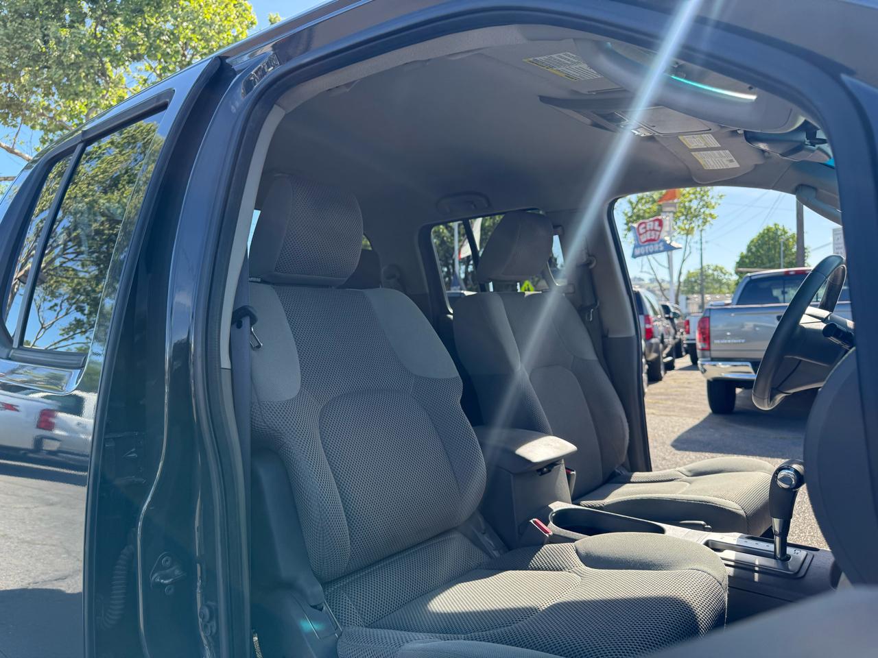 Nissan Frontier  2011