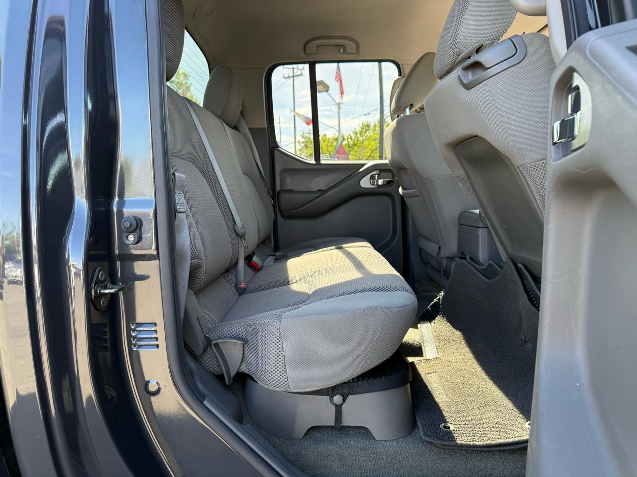 Nissan Frontier  2011