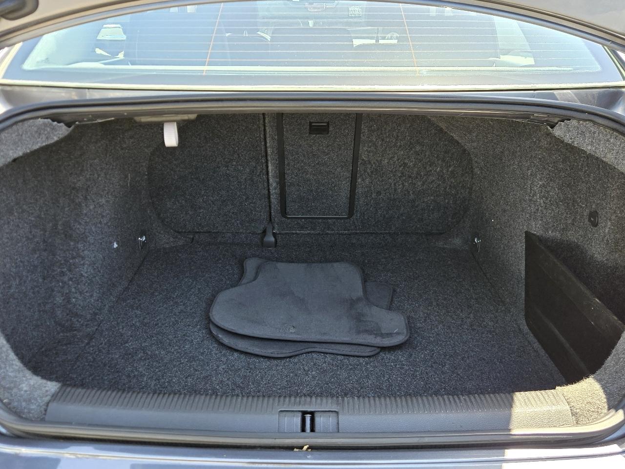 Volkswagen Jetta  2006