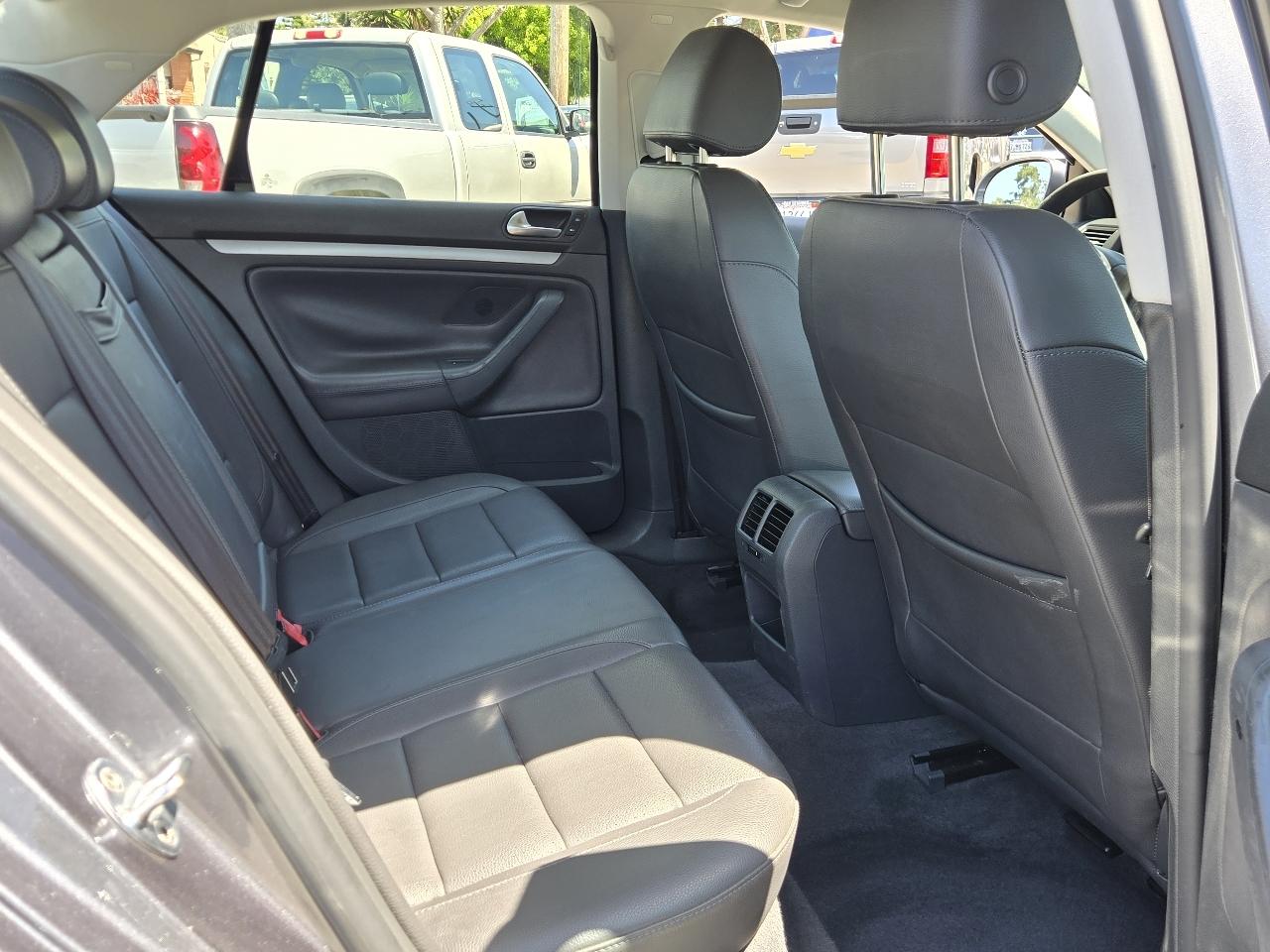 Volkswagen Jetta  2006