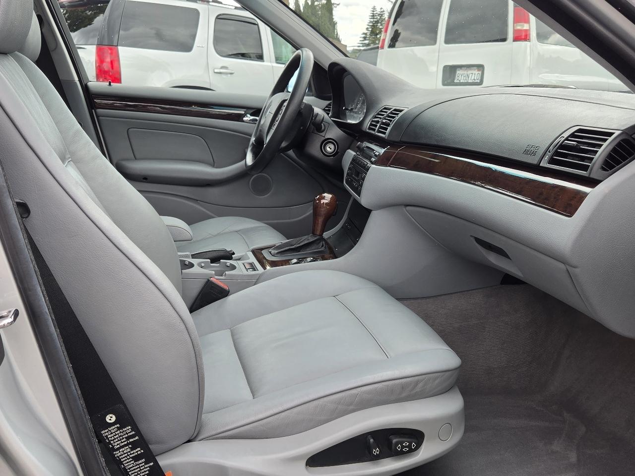 BMW 3 Series  2002