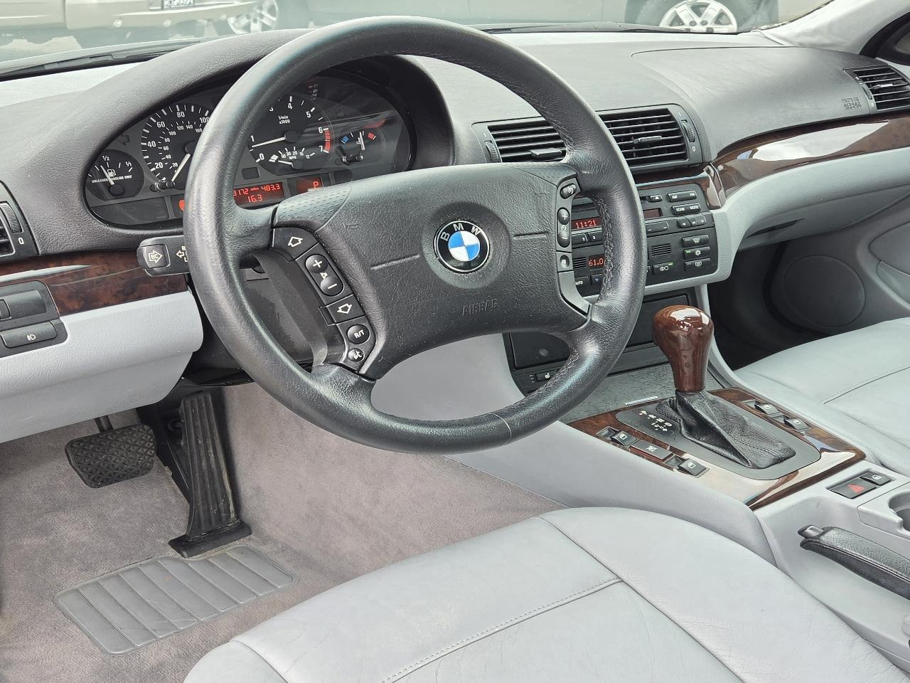 BMW 3 Series  2002