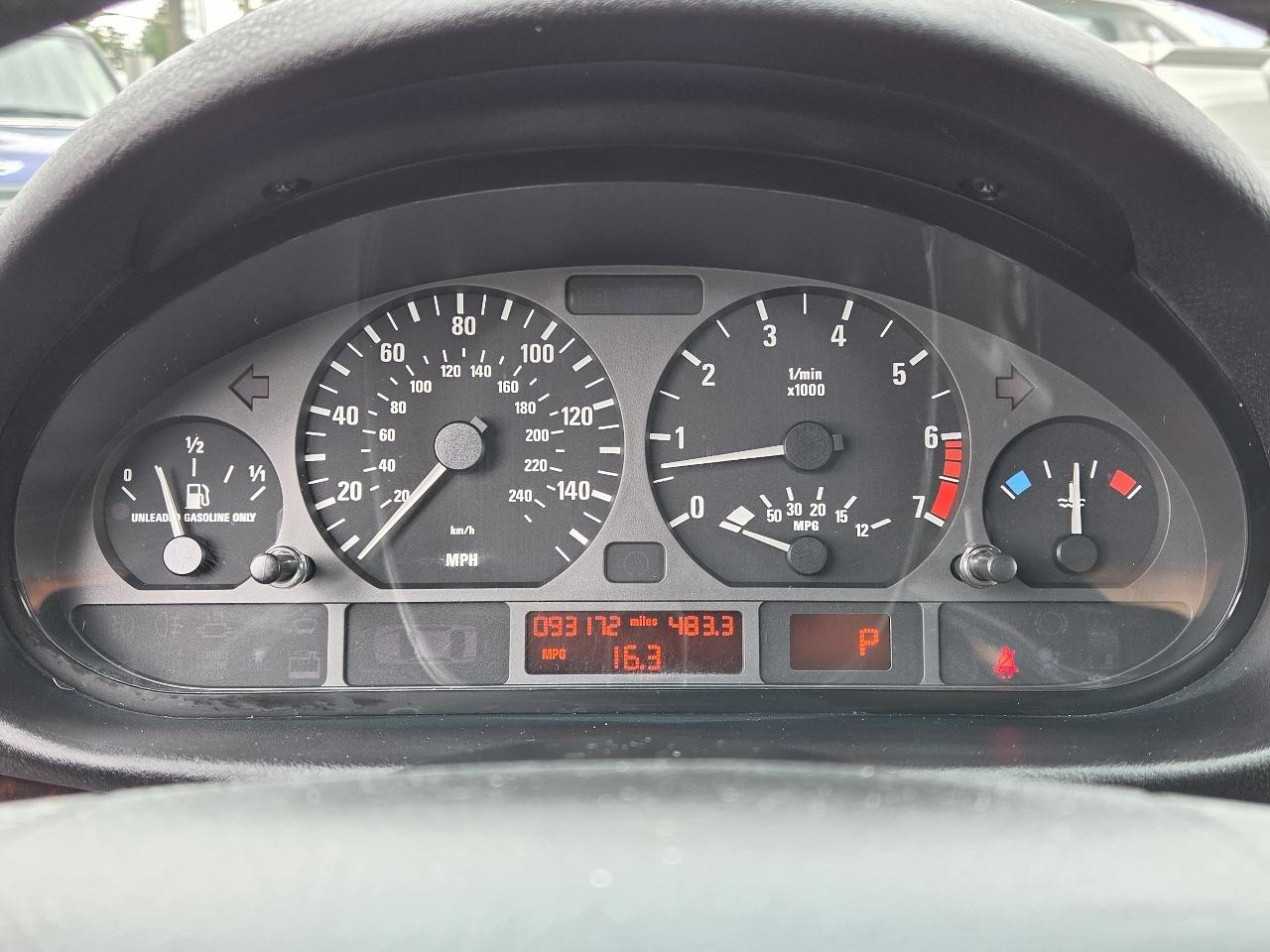 BMW 3 Series  2002